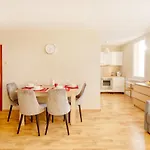 Centrum Lodzi - Off Piotrkowska Apartment *